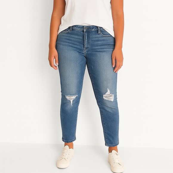 Jennifer Lopez Denim - Jennifer Lopez Blue Skinny Jeans with Distressed Details